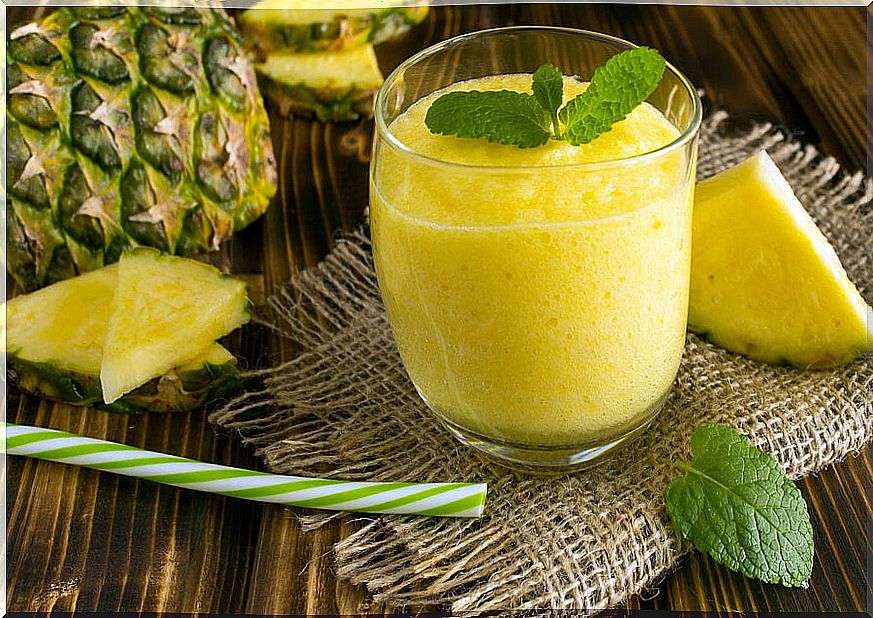 Pineapple Oatmeal Smoothie