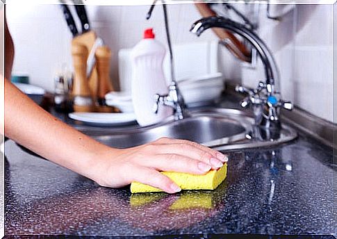 It is good to disinfect sponges from time to time, impeccable kitchen