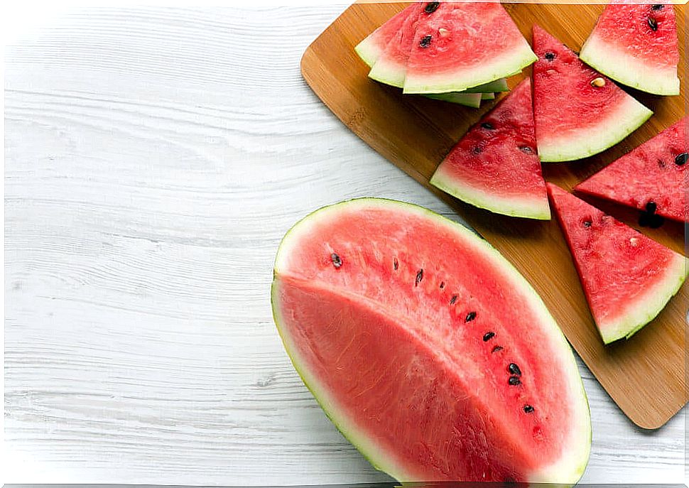 Cut watermelon.