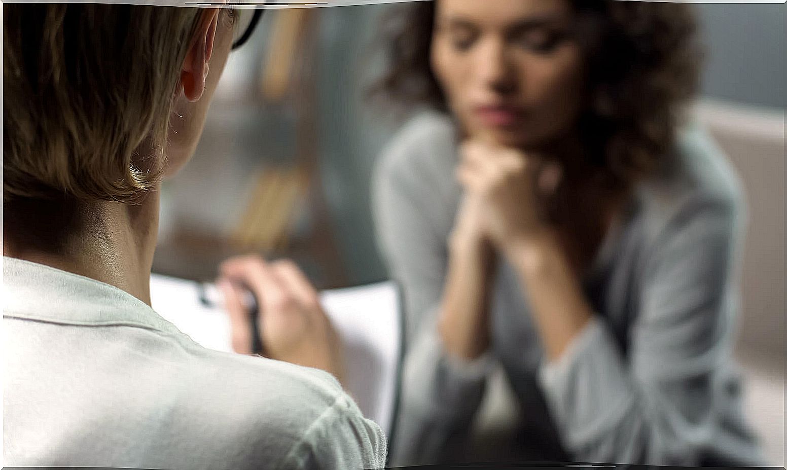 Woman in therapy for suffering from bogiphobia.