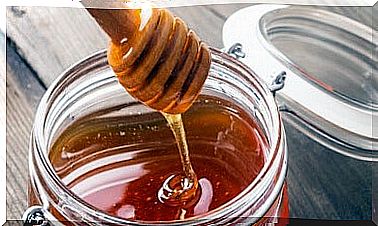 Moisturize your hands with honey